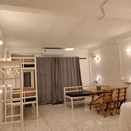 8 SLEEPER STREET Hostel Krabi town Buitenkant foto