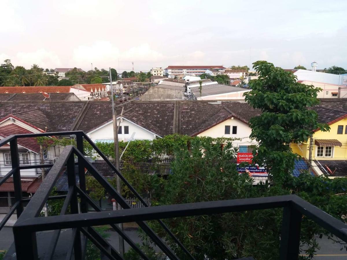 8 SLEEPER STREET Hostel Krabi town Buitenkant foto